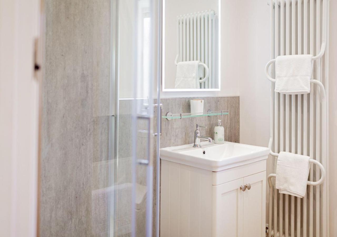 The Barn In Longhope - Luxury Barn Conversion ภายนอก รูปภาพ