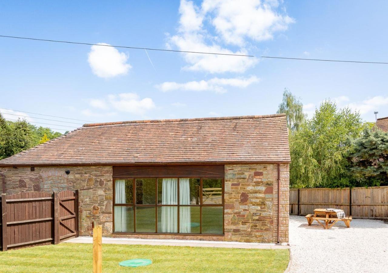 The Barn In Longhope - Luxury Barn Conversion ภายนอก รูปภาพ