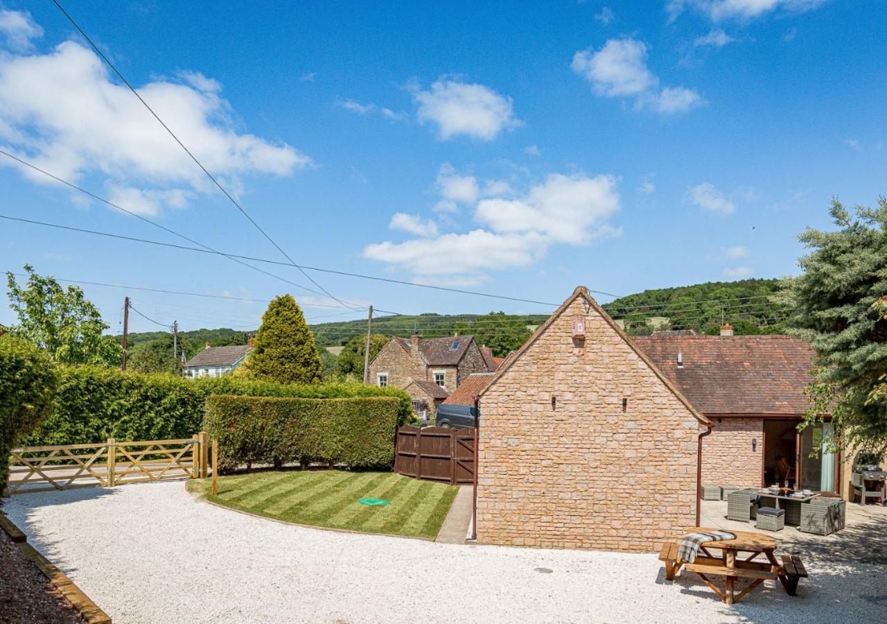 The Barn In Longhope - Luxury Barn Conversion ภายนอก รูปภาพ