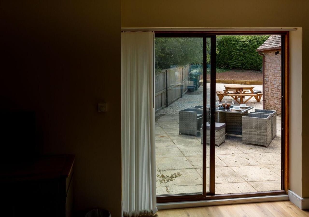 The Barn In Longhope - Luxury Barn Conversion ภายนอก รูปภาพ