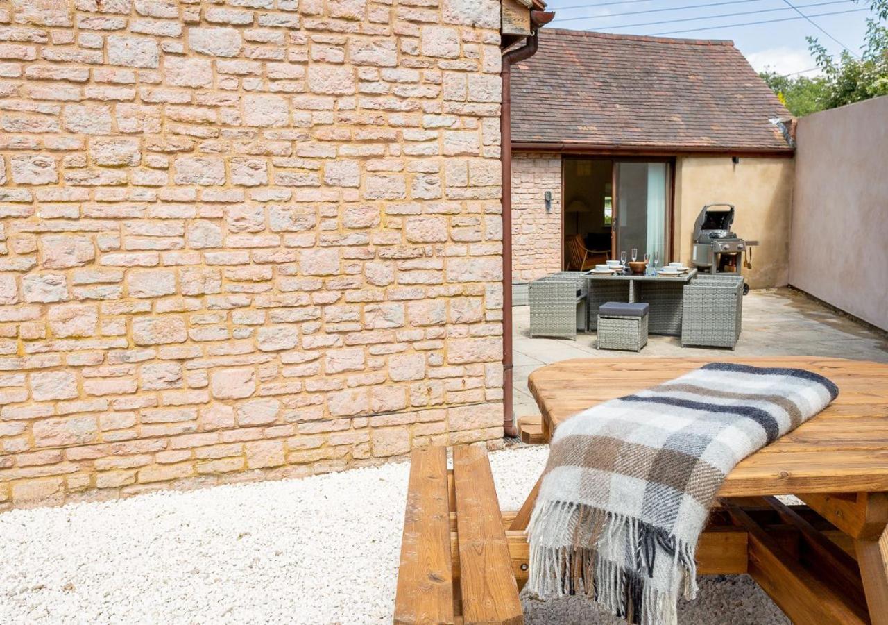 The Barn In Longhope - Luxury Barn Conversion ภายนอก รูปภาพ