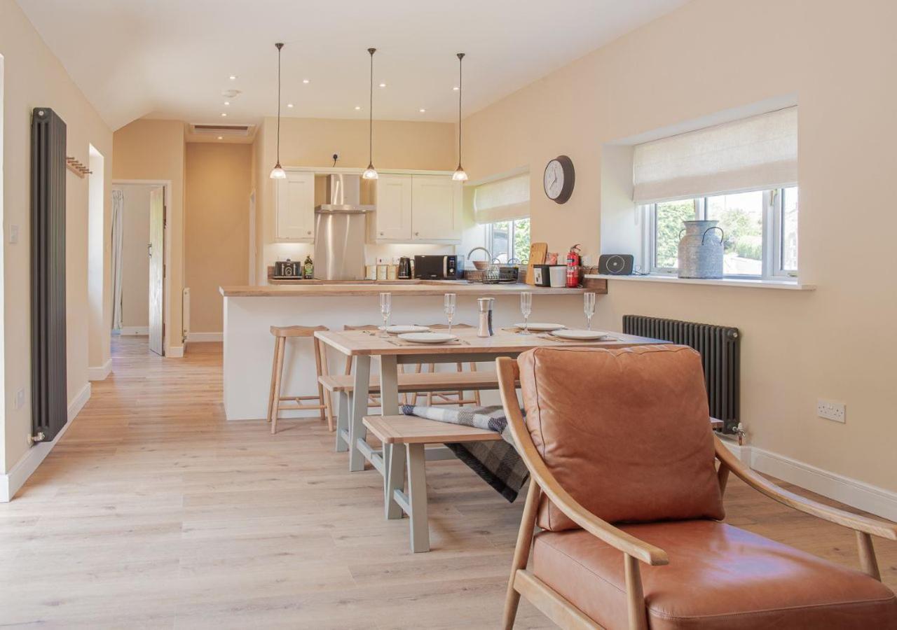 The Barn In Longhope - Luxury Barn Conversion ภายนอก รูปภาพ