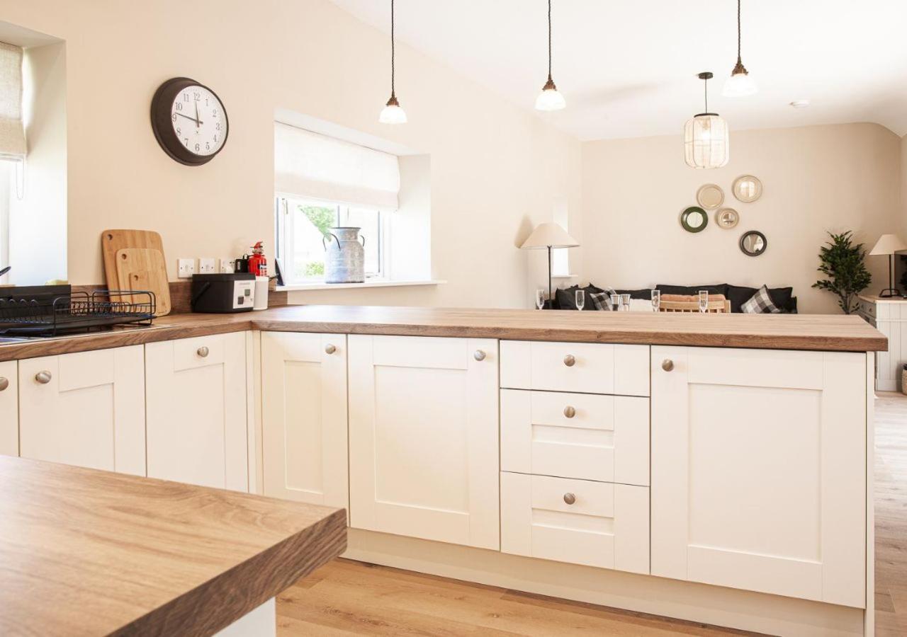 The Barn In Longhope - Luxury Barn Conversion ภายนอก รูปภาพ
