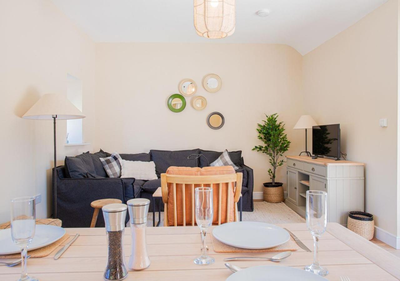 The Barn In Longhope - Luxury Barn Conversion ภายนอก รูปภาพ
