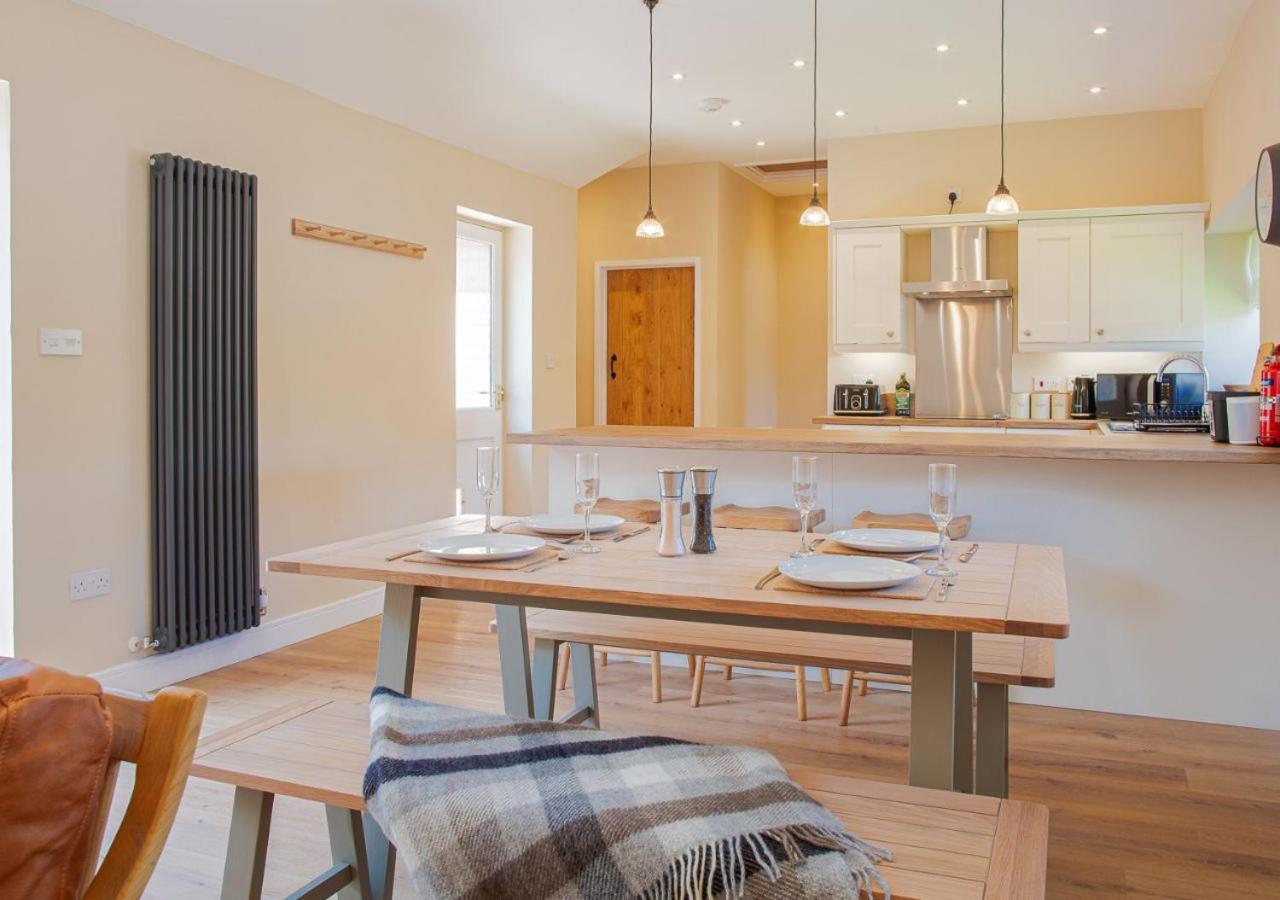 The Barn In Longhope - Luxury Barn Conversion ภายนอก รูปภาพ